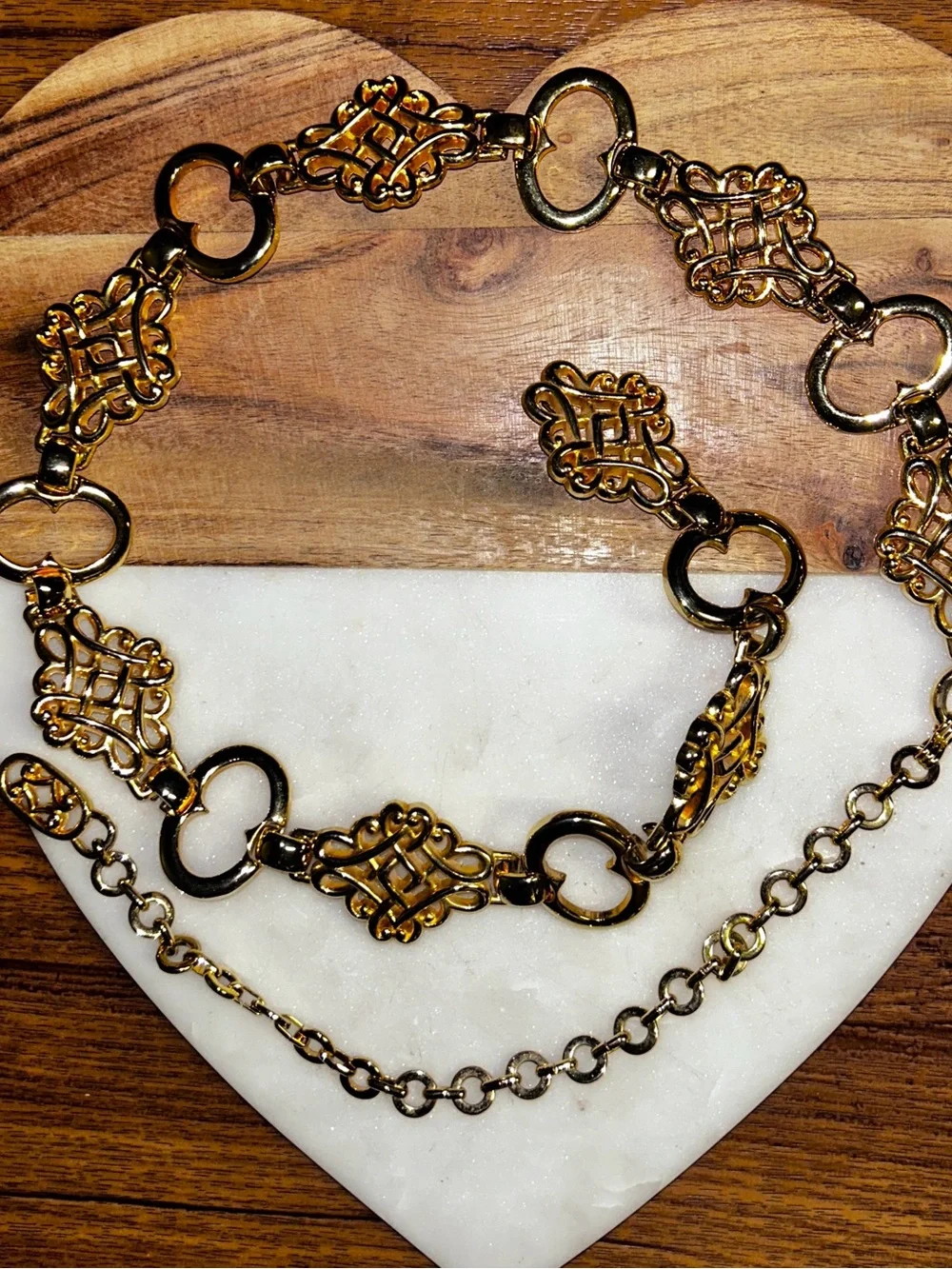R ~ Vintage ~ Large ~ Gold Tone Chain Link Celtic Knot Design Belt